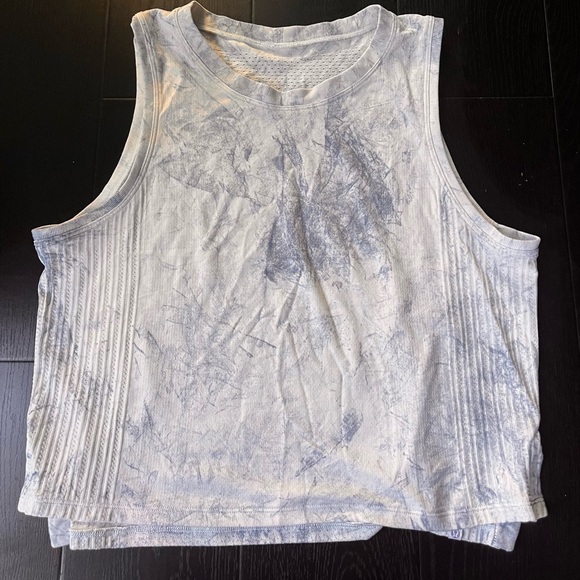 Lululemon cropped workout tank - Picture 1 of 2